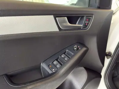 Audi Q5 2009 - 13950 EUR, 326842 km - AUTO.MOTO.pt - 326842km - foto 20 de 33