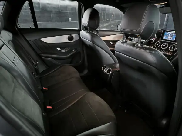 Mercedes-Benz GLC 250 2017 - 31950 EUR, 113000 km - AUTO.MOTO.pt - 113000km - foto 6 de 37
