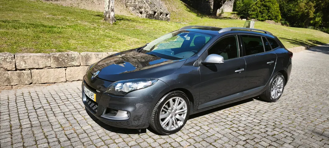 Renault Mégane Sport Tourer 2012 - 6250 EUR, 218000 km - AUTO.MOTO.pt - 218000km - foto 1 de 5