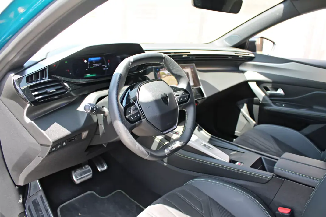 Peugeot 408 2024 - 31890 EUR, 26486 km - 26486km - foto 11 de 18