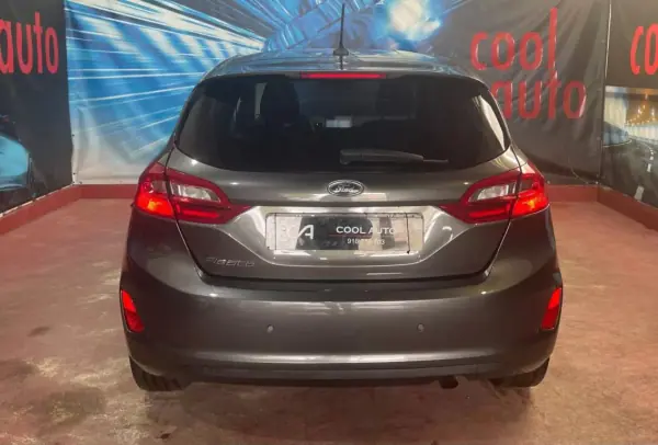 Ford Fiesta 2021 - 13999 EUR, 80000 km - AUTO.MOTO.pt - 80000km - foto 5 de 46