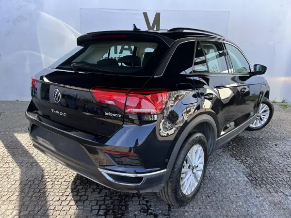 Volkswagen T-Roc 2021 - 24500 EUR, 122000 km - AUTO.MOTO.pt - 122000km - foto 6 de 16