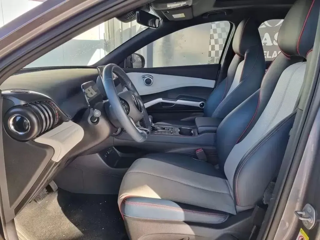 BYD Atto 3 2023 - 26990 EUR, 14000 km - AUTO.MOTO.pt - 14000km - foto 10 de 14