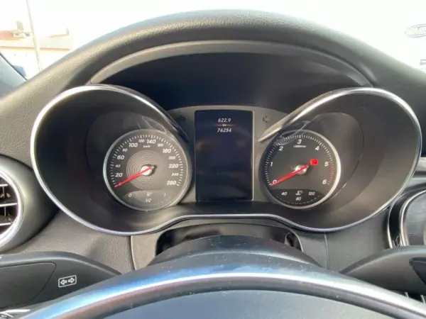 Mercedes-Benz C 220 2018 - 36900 EUR, 76254 km - AUTO.MOTO.pt - 76254km - foto 8 de 27