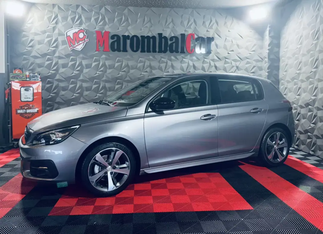 Peugeot 308 2018 - 11990 EUR, 139757 km - 139757km - foto 3 de 11