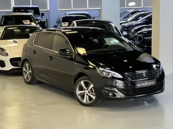 Peugeot 308 2017 - 10990 EUR, 120000 km - AUTO.MOTO.pt - 120000km - foto 13 de 35