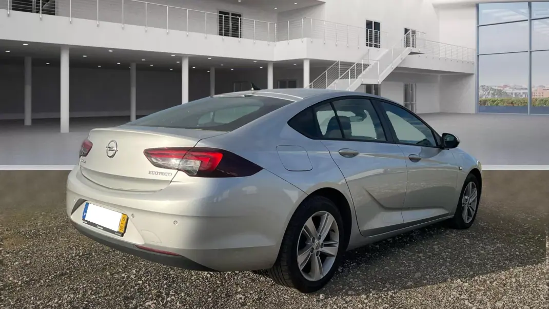 Opel Insignia Grand Sport 2019 - 12600 EUR, 139000 km - AUTO.MOTO.pt - 139000km - foto 3 de 9