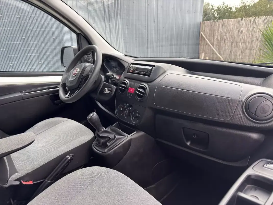 Fiat FIORINO C/IVA AC PORTA LATERAL 2019 - 7950 EUR, 179990 km - AUTO.MOTO.pt - 179990km - foto 8 de 18