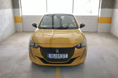 Peugeot e-208 2021 - 14350 EUR, 65000 km - AUTO.MOTO.pt - 65000km - foto 2 de 16