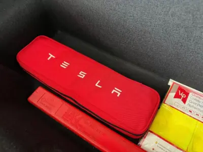 Tesla Model S 2017 - 19990 EUR, 237000 km - AUTO.MOTO.pt - 237000km - foto 33 de 37