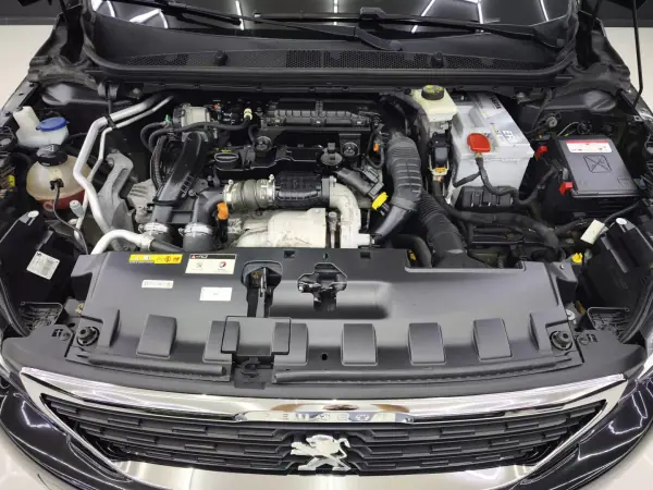 Peugeot 308 2017 - 13950 EUR, 183610 km - AUTO.MOTO.pt - 183610km - foto 14 de 45