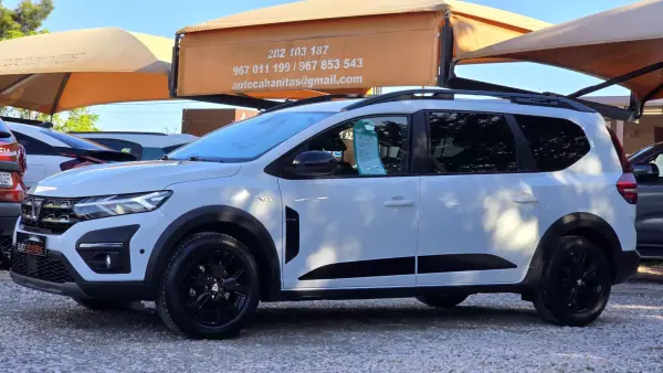 Dacia Jogger 2023 - 17750 EUR, 55800 km - AUTO.MOTO.pt - 55800km - foto 4 de 22