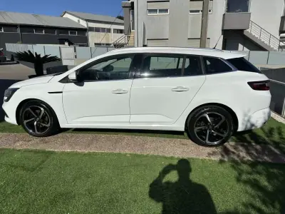 Renault Mégane Sport Tourer 2017 - 9900 EUR, 190000 km - AUTO.MOTO.pt - 190000km - foto 18 de 60