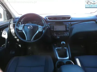 Nissan Qashqai 2015 - 12850 EUR, 212000 km - 212000km - foto 15 de 31