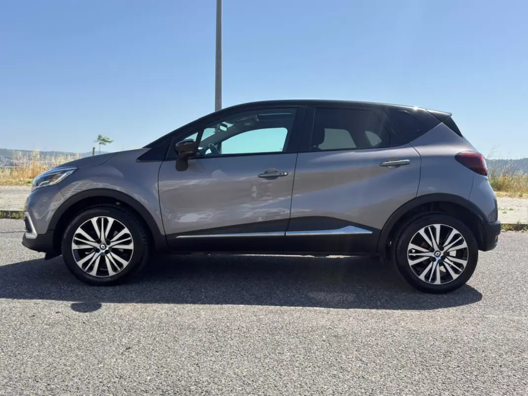 Renault Captur 2017 - 14750 EUR, 95250 km - AUTO.MOTO.pt - 95250km - foto 8 de 48