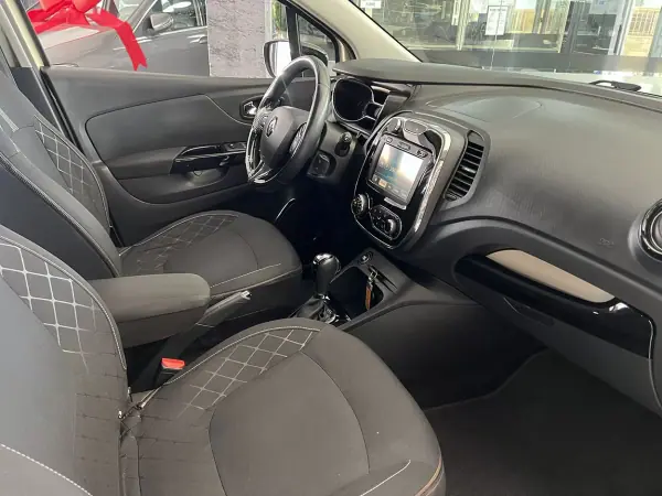 Renault Captur 2013 - 13800 EUR, 117690 km - 117690km - foto 15 de 22