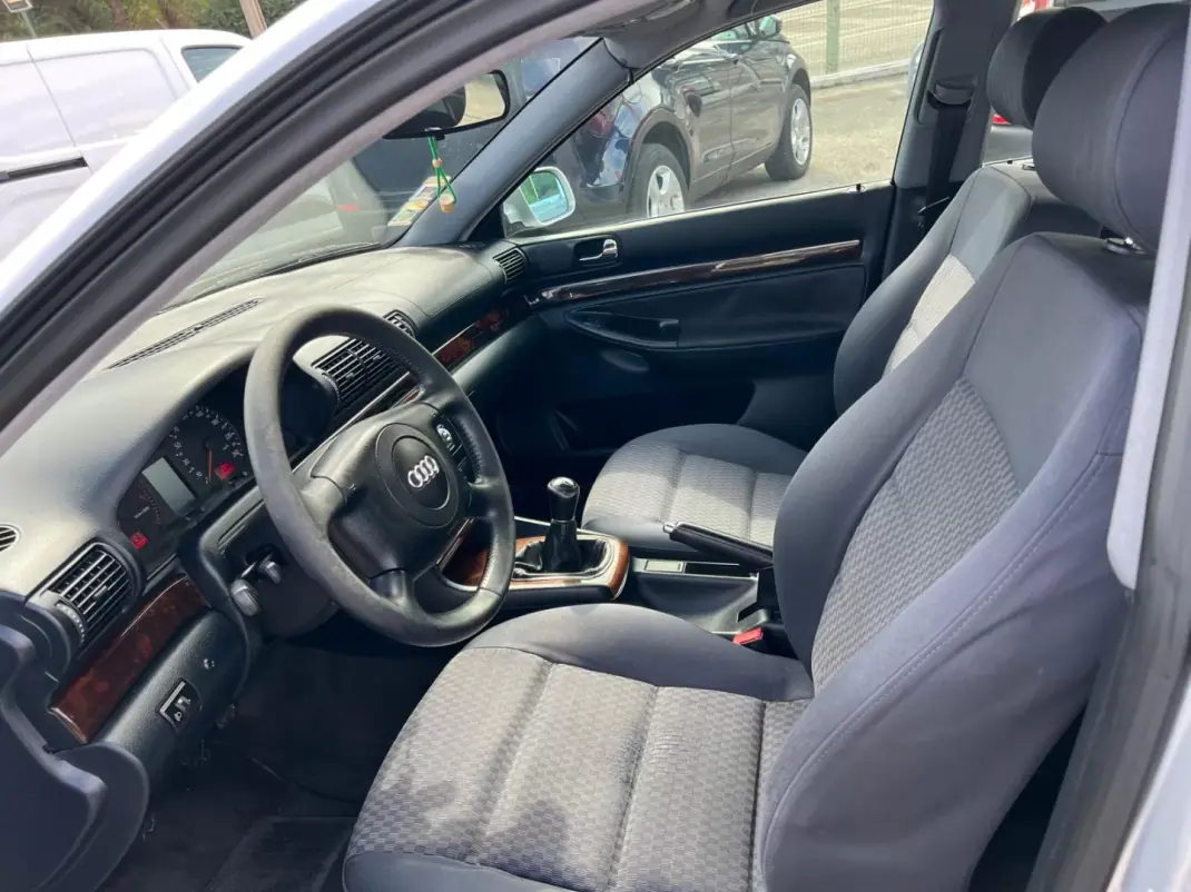Audi A4 2004 - 4500 EUR, 400000 km - AUTO.MOTO.pt - 400000km - foto 13 de 18