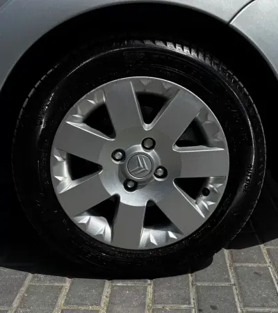 Citroën C3 2009 - 7250 EUR, 116000 km - AUTO.MOTO.pt - 116000km - foto 12 de 14