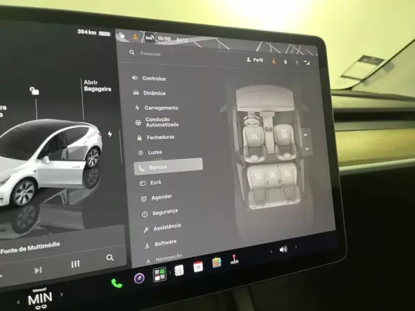 Tesla Model Y 2023 - 35450 EUR, 75000 km - AUTO.MOTO.pt - 75000km - foto 32 de 39