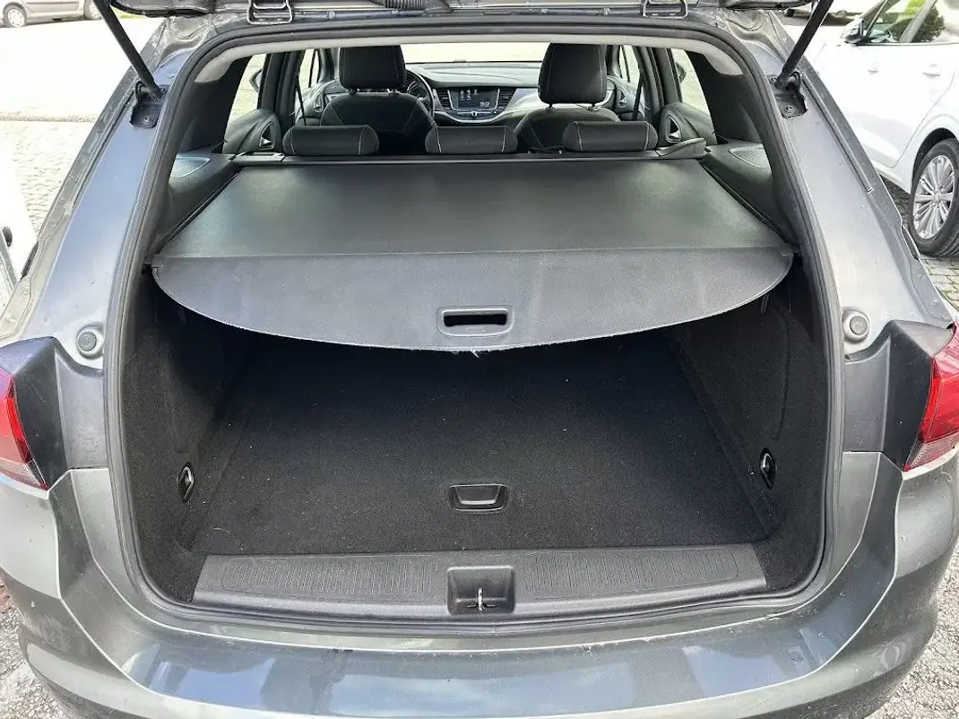Opel Astra Sports Tourer 2019 - 12000 EUR, 101425 km - 101425km - foto 14 de 16
