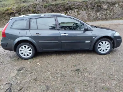 Renault Mégane Break 2006 - 2999 EUR, 270000 km - AUTO.MOTO.pt - 270000km - foto 8 de 22