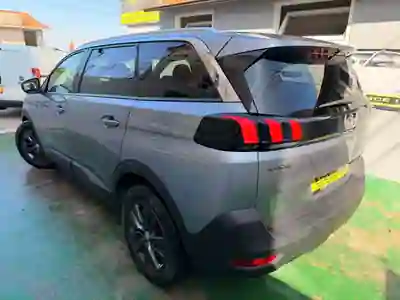Peugeot 5008 2018 - 14900 EUR, 260000 km - foto 4 de 15