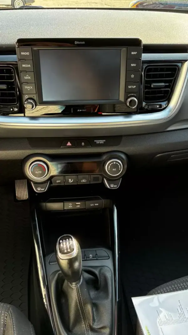 Kia Stonic 2020 - 15990 EUR, 95920 km - AUTO.MOTO.pt - 95920km - foto 15 de 20