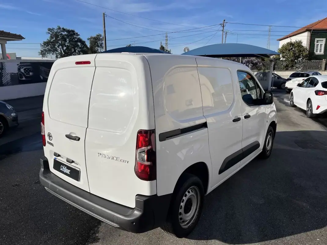 Toyota 2021 - 13950 EUR, 115000 km - AUTO.MOTO.pt - 115000km - foto 28 de 30