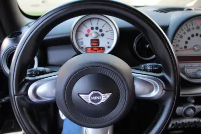 MINI Cooper 2010 - 8350 EUR, 246500 km - 246500km - foto 11 de 22