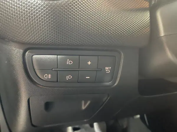 Fiat Punto 2015 - 6250 EUR, 198000 km - AUTO.MOTO.pt - 198000km - foto 30 de 31
