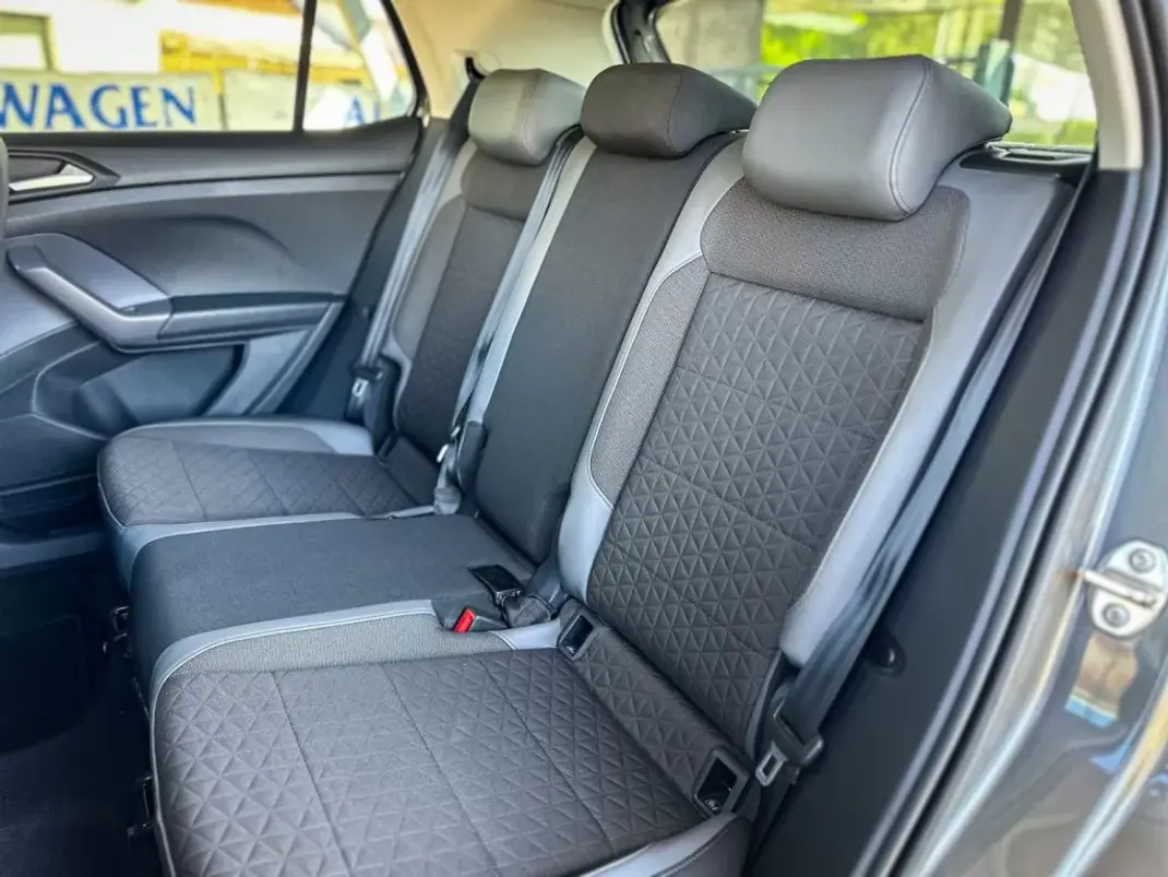 Volkswagen T-Cross 2019 - 15990 EUR, 140000 km - AUTO.MOTO.pt - 140000km - foto 8 de 12