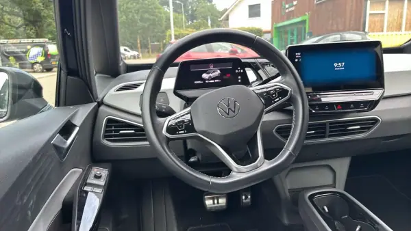 Volkswagen ID.3 2023 - 24550 EUR, 82035 km - AUTO.MOTO.pt - 82035km - foto 6 de 12