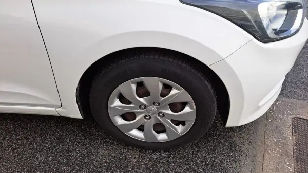 Hyundai i20 2018 - 9980 EUR, 134296 km - AUTO.MOTO.pt - 134296km - foto 13 de 43