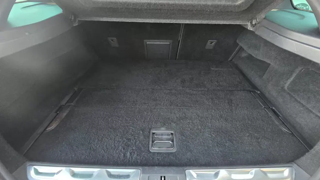 DS DS5 2013 - 10500 EUR, 216565 km - 216565km - foto 16 de 19