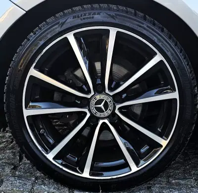 Mercedes-Benz A 180 2018 - 18500 EUR, 130000 km - AUTO.MOTO.pt - 130000km - foto 17 de 25