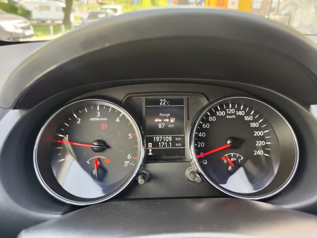 Nissan Qashqai 2013 - 9980 EUR, 197150 km - AUTO.MOTO.pt - 197150km - foto 33 de 40