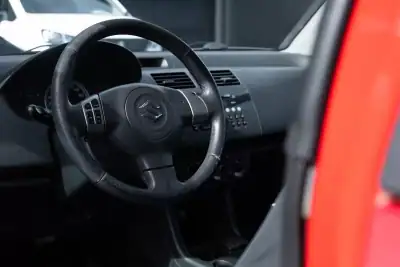 Suzuki Swift 2010 - 3999 EUR, 260000 km - AUTO.MOTO.pt - 260000km - foto 10 de 16