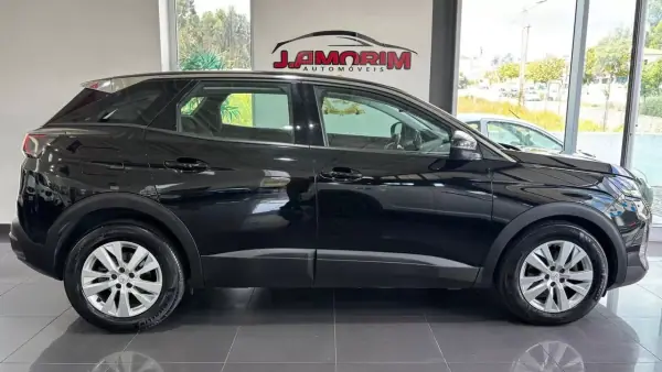 Peugeot 3008 2021 - 20499 EUR, 98021 km - AUTO.MOTO.pt - 98021km - foto 6 de 24