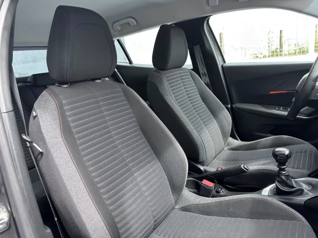 Peugeot 2008 2021 - 14900 EUR, 180000 km - AUTO.MOTO.pt - 180000km - foto 36 de 43