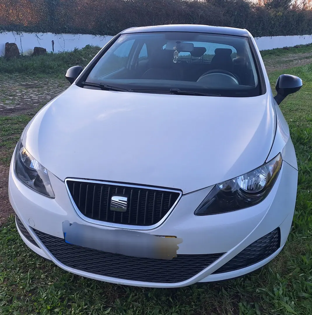 SEAT Ibiza 2011 - 5000 EUR, 102000 km - AUTO.MOTO.pt - 102000km - foto 2 de 6