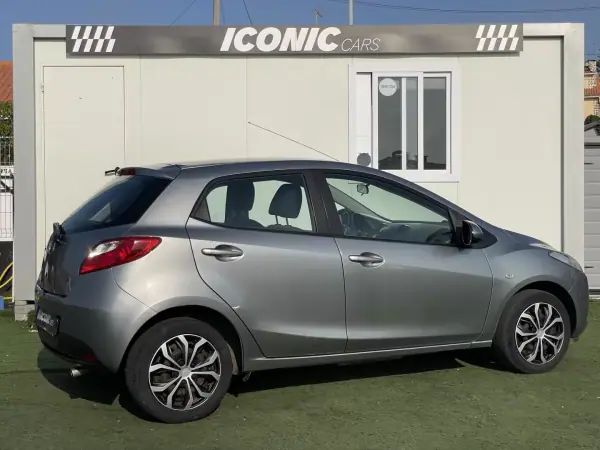 Mazda 2 2010 - 4990 EUR, 180500 km - AUTO.MOTO.pt - 180500km - foto 5 de 24