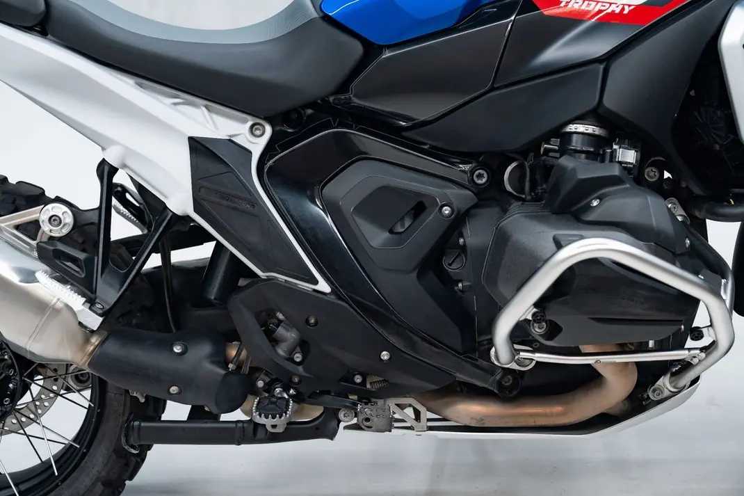 BMW F 800 GS Trophy 2024 - 19950 EUR, 6100 km - AUTO.MOTO.pt - 6100km - foto 10 de 13