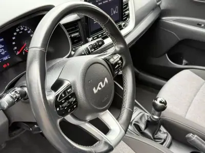 Kia Stonic 2021 - 11900 EUR, 126100 km - AUTO.MOTO.pt - 126100km - foto 5 de 28
