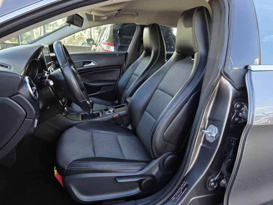 Mercedes-Benz CLA 180 2016 - 16990 EUR, 169000 km - AUTO.MOTO.pt - 169000km - foto 23 de 34