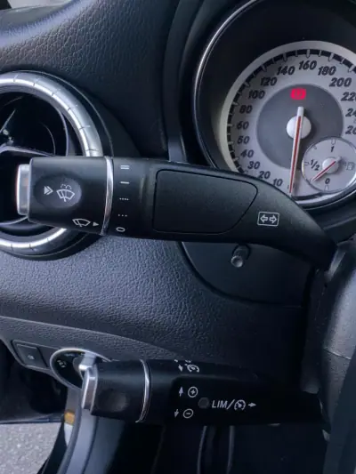 Mercedes-Benz CLA 180 2014 - 16990 EUR, 145000 km - AUTO.MOTO.pt - 145000km - foto 21 de 32