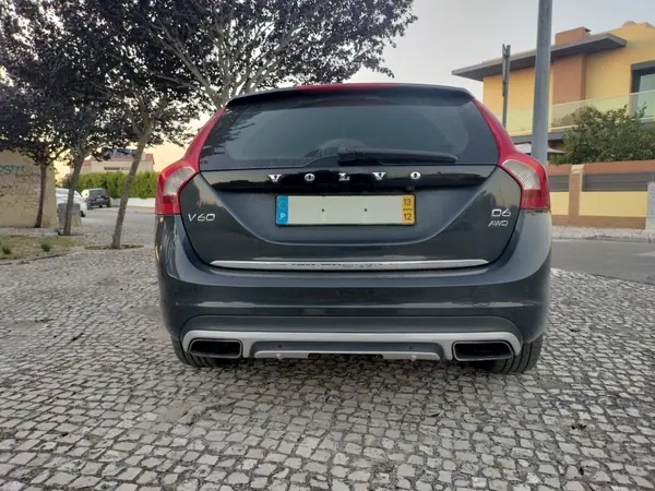Volvo V60 2013 — foto 2 de 13