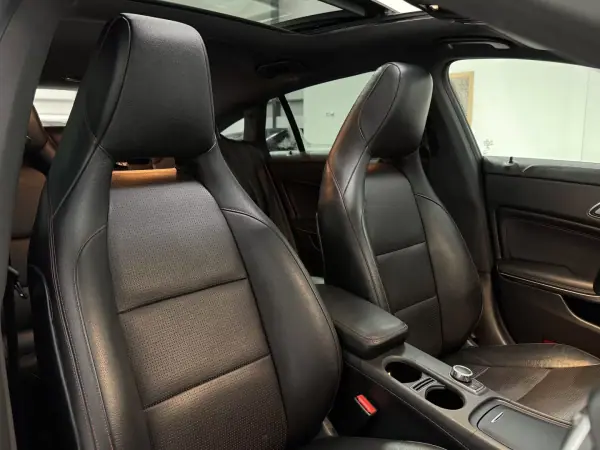 Mercedes-Benz CLA 220 2015 - 20990 EUR, 164000 km - AUTO.MOTO.pt - 164000km - foto 17 de 23