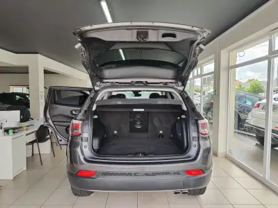 Jeep Compass 2018 - 17250 EUR, 110000 km - AUTO.MOTO.pt - 110000km - foto 15 de 34