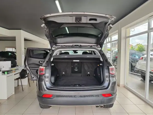 Jeep Compass 2018 - 17250 EUR, 110000 km - AUTO.MOTO.pt - 110000km - foto 15 de 34