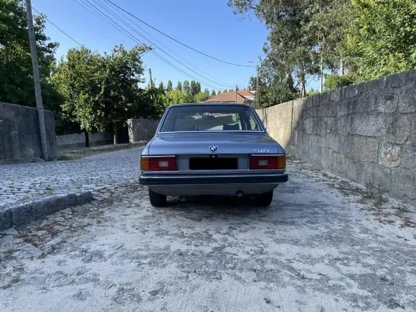 BMW 518 1980 - 9900 EUR, 139000 km - AUTO.MOTO.pt - 139000km - foto 10 de 27